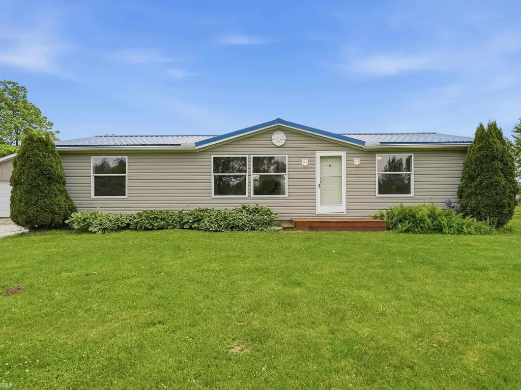 8137 Marquette Road Wales Township MI 48027