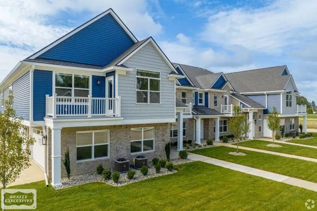 32968 Antrim Drive Chesterfield Township MI 48047