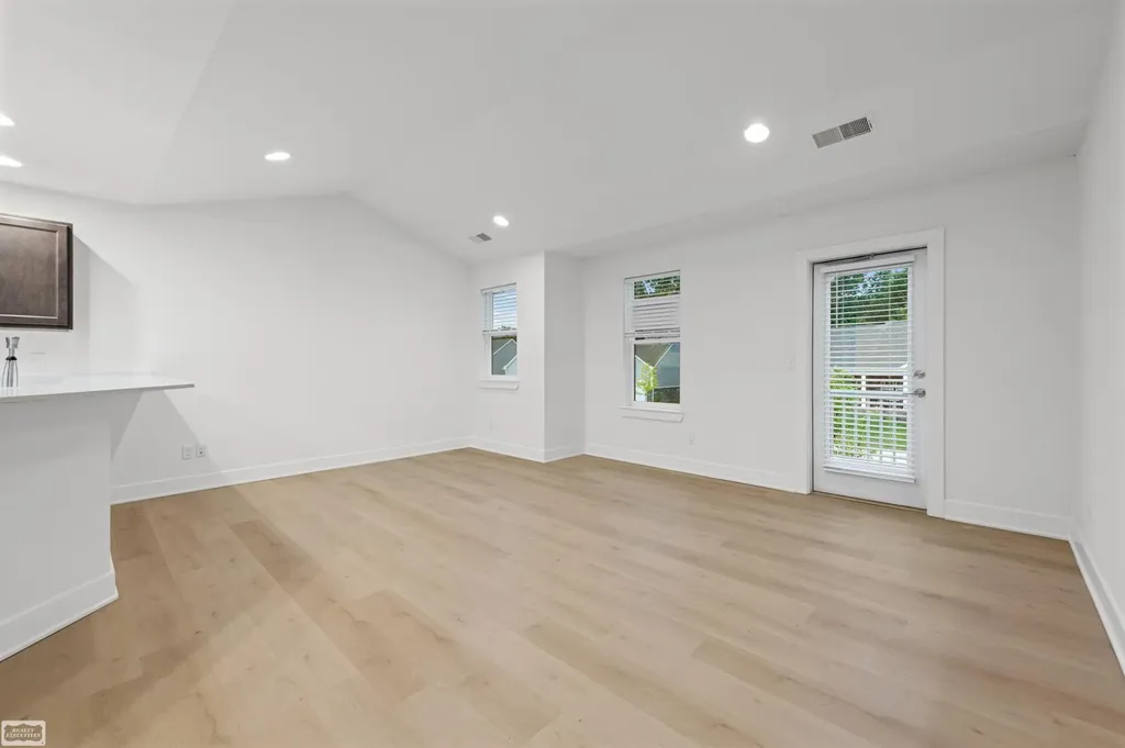 32968 Antrim Drive Chesterfield Township MI 48047