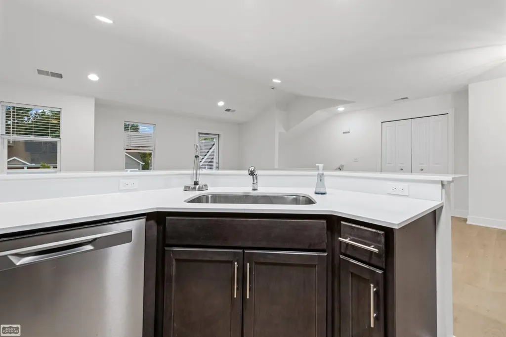 32968 Antrim Drive Chesterfield Township MI 48047