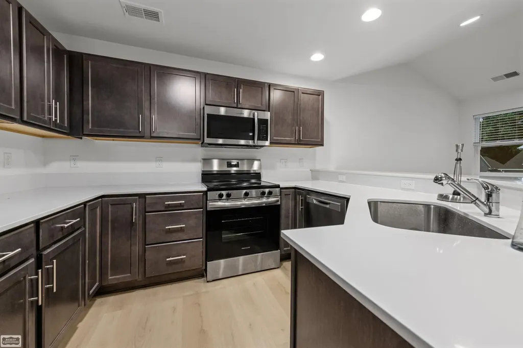32968 Antrim Drive Chesterfield Township MI 48047