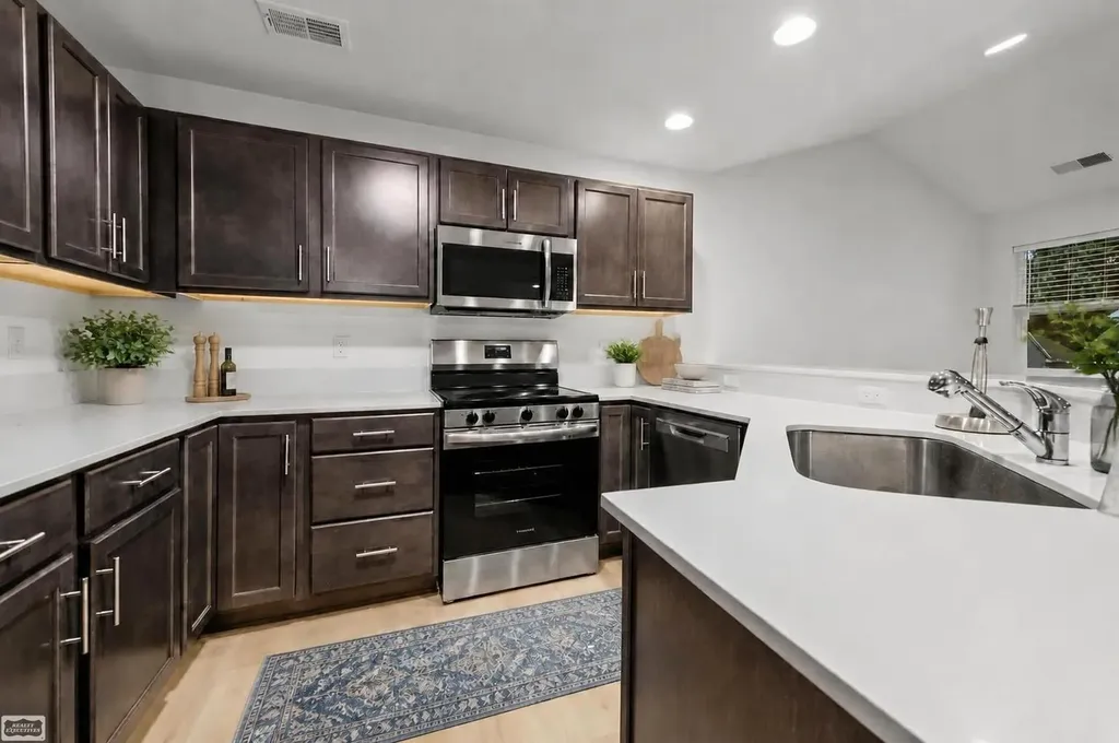 32968 Antrim Drive Chesterfield Township MI 48047