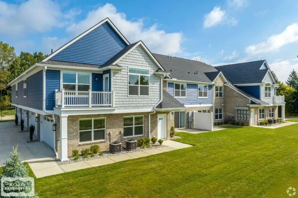 32968 Antrim Drive Chesterfield Township MI 48047