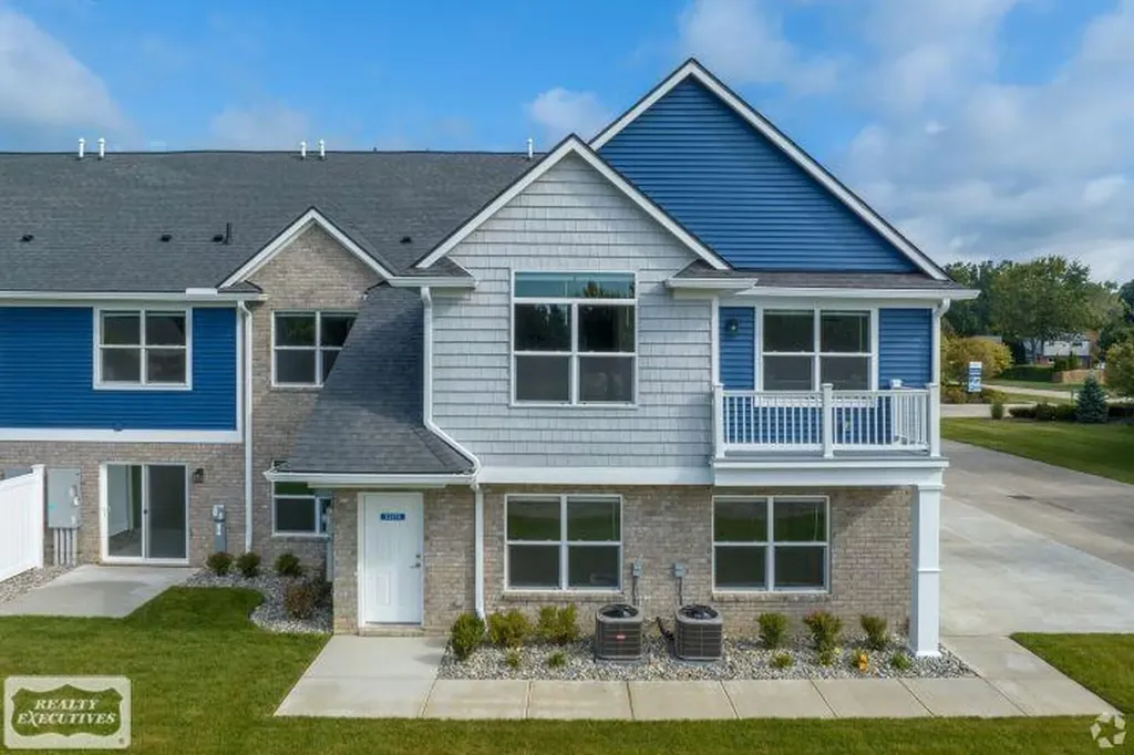 32968 Antrim Drive Chesterfield Township MI 48047