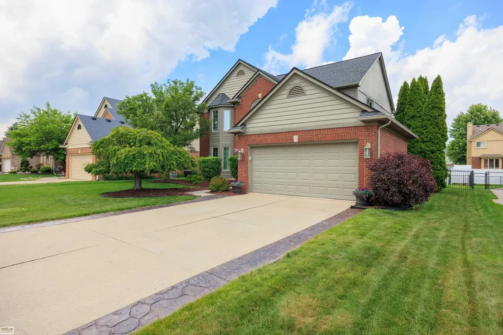 30139 Highgate Drive Chesterfield Township MI 48051