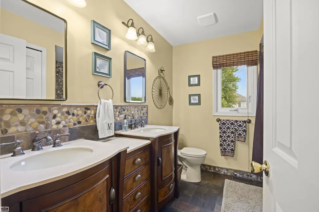 30139 Highgate Drive Chesterfield Township MI 48051