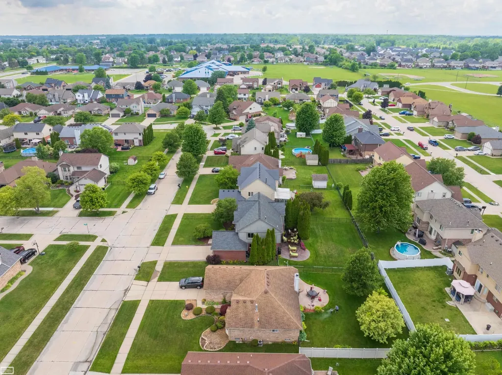 30139 Highgate Drive Chesterfield Township MI 48051