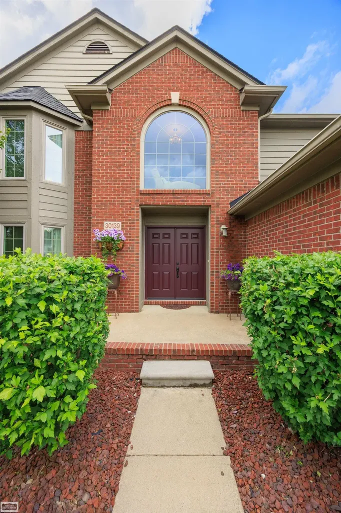30139 Highgate Drive Chesterfield Township MI 48051