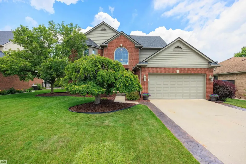 30139 Highgate Drive Chesterfield Township MI 48051