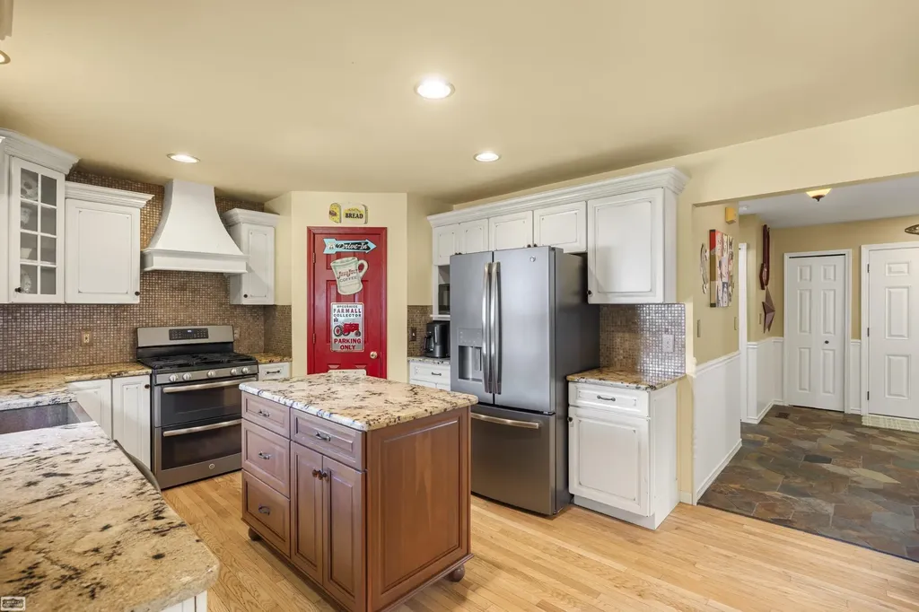 30139 Highgate Drive Chesterfield Township MI 48051