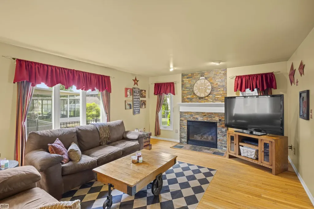 30139 Highgate Drive Chesterfield Township MI 48051