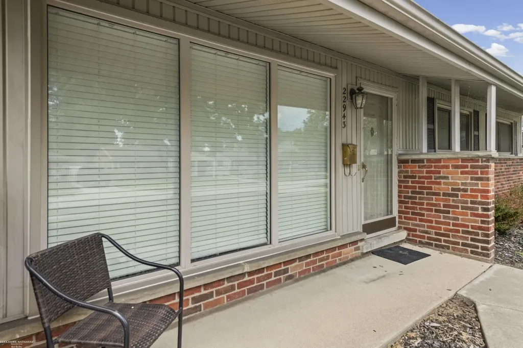 22943 Edgewood Street St. Clair Shores City MI 48080