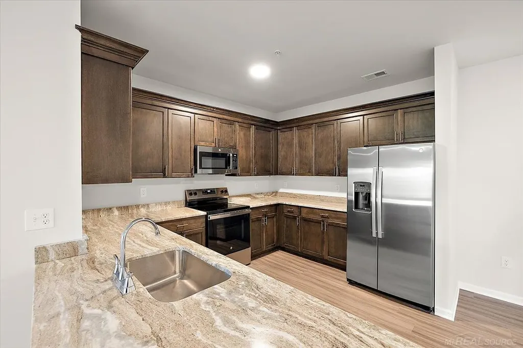 8280 Heywood Circle Sterling Heights City MI 48312