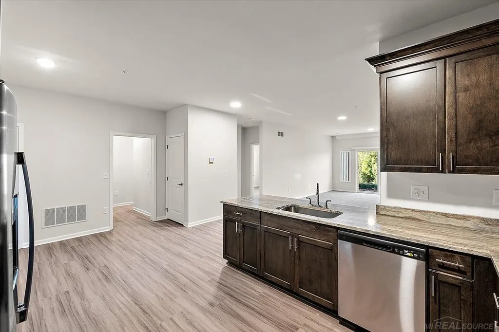 8280 Heywood Circle Sterling Heights City MI 48312