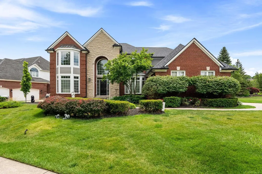 2250 Hawthorne Drive Shelby Charter Township MI 48316