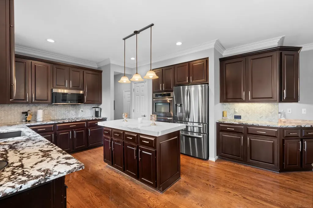 2250 Hawthorne Drive Shelby Charter Township MI 48316