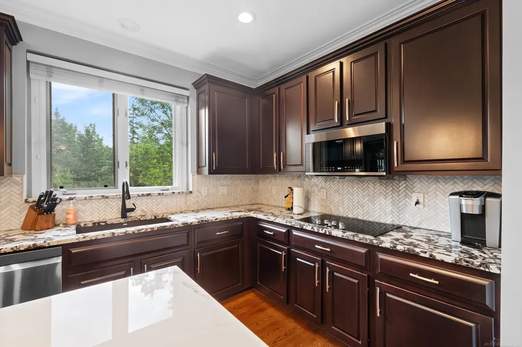 2250 Hawthorne Drive Shelby Charter Township MI 48316