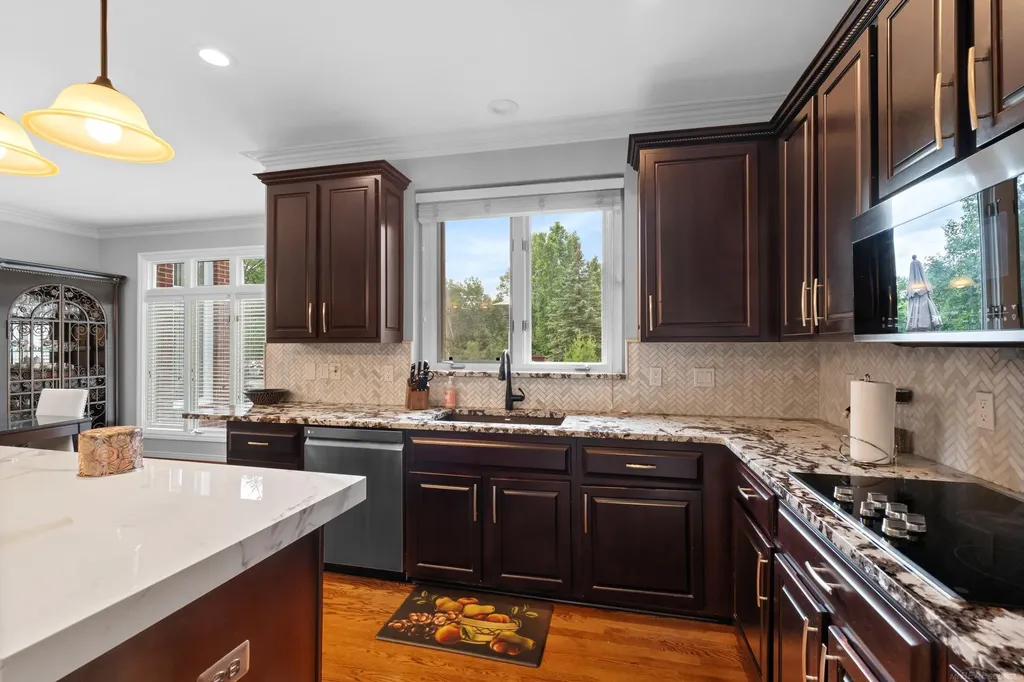 2250 Hawthorne Drive Shelby Charter Township MI 48316