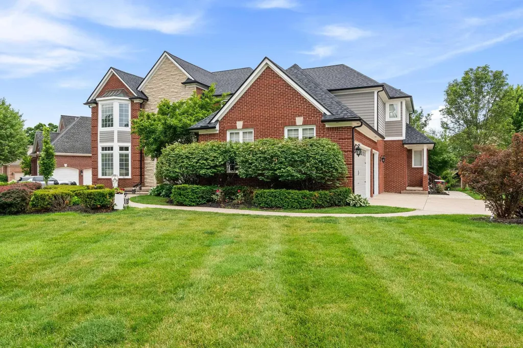 2250 Hawthorne Drive Shelby Charter Township MI 48316