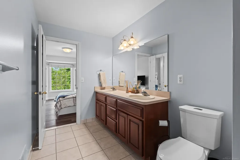 2250 Hawthorne Drive Shelby Charter Township MI 48316