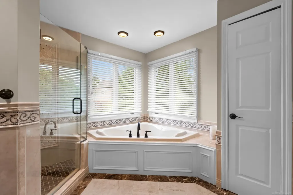 2250 Hawthorne Drive Shelby Charter Township MI 48316