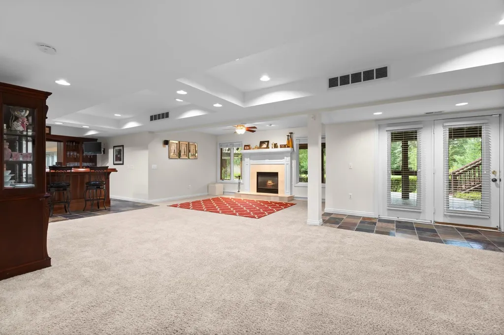 2250 Hawthorne Drive Shelby Charter Township MI 48316