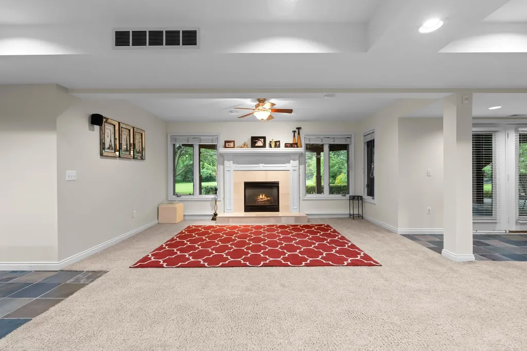 2250 Hawthorne Drive Shelby Charter Township MI 48316