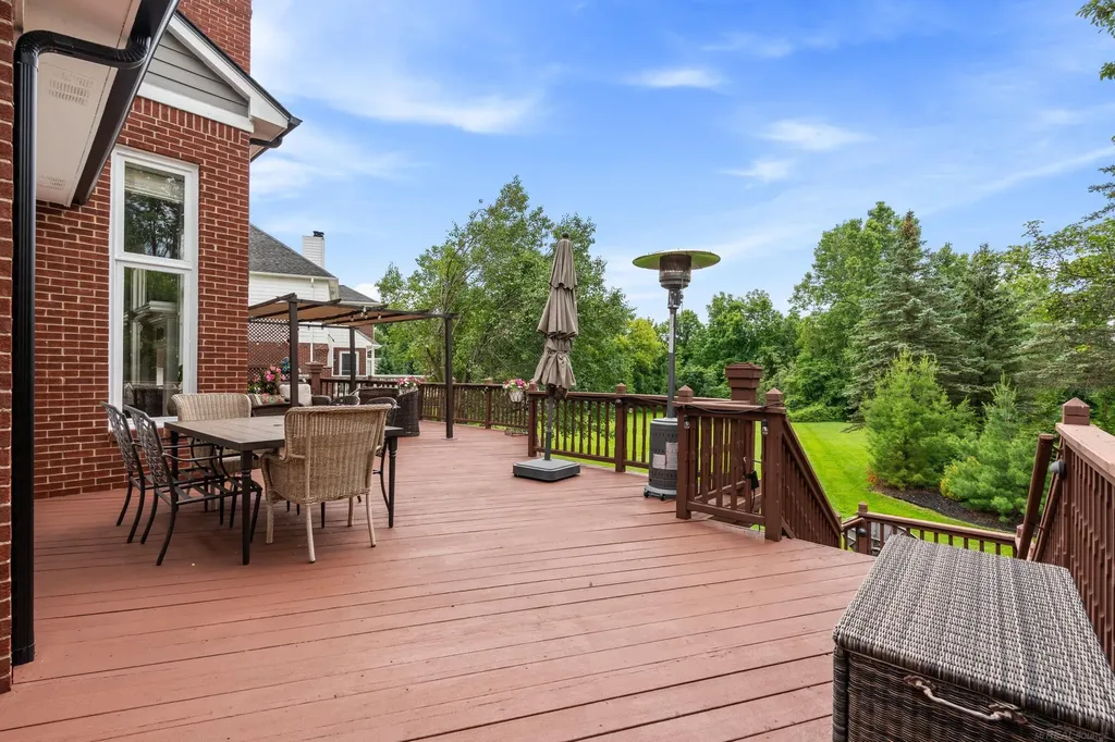 2250 Hawthorne Drive Shelby Charter Township MI 48316