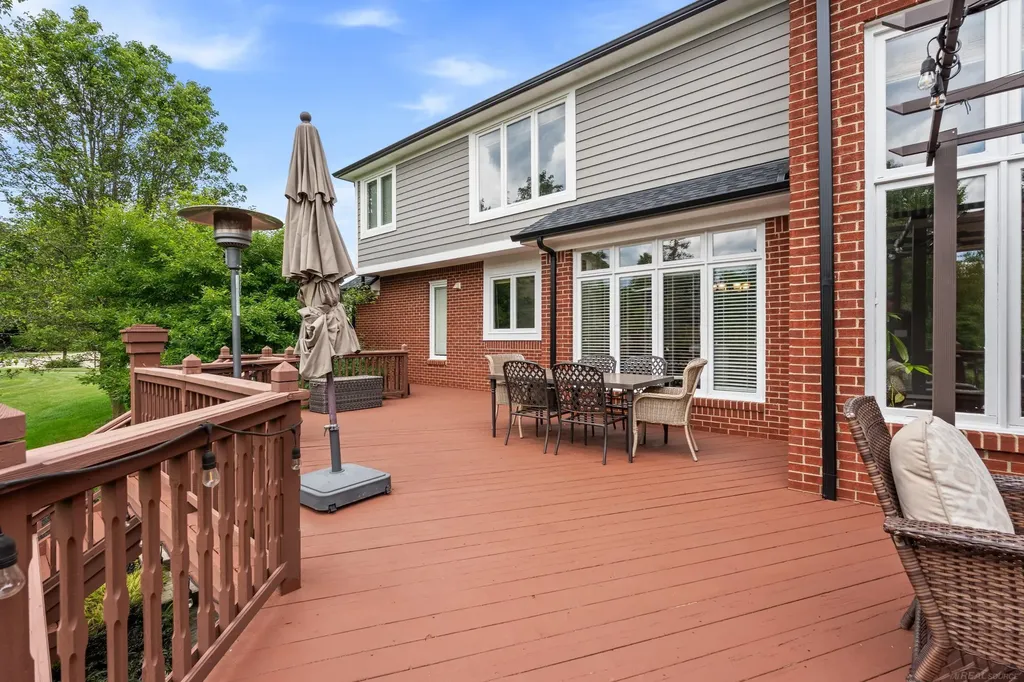 2250 Hawthorne Drive Shelby Charter Township MI 48316