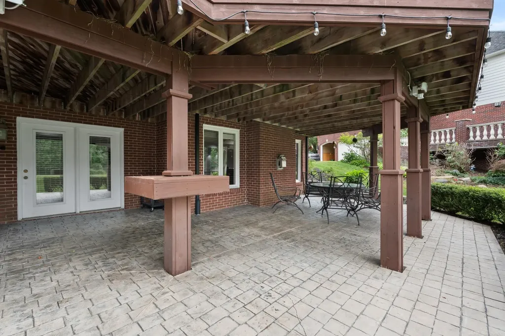 2250 Hawthorne Drive Shelby Charter Township MI 48316