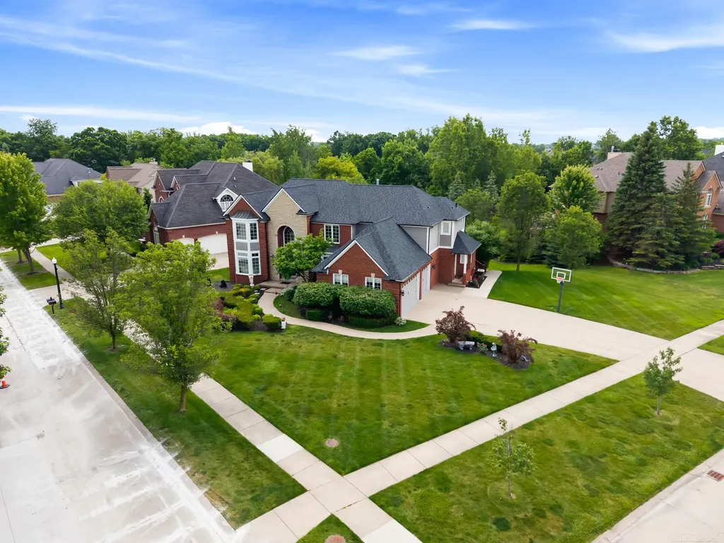 2250 Hawthorne Drive Shelby Charter Township MI 48316