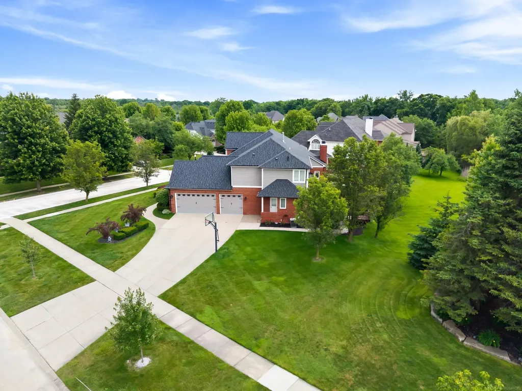 2250 Hawthorne Drive Shelby Charter Township MI 48316