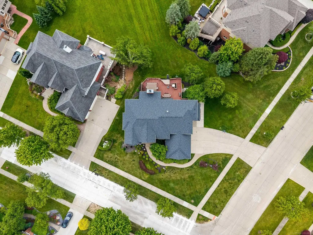 2250 Hawthorne Drive Shelby Charter Township MI 48316