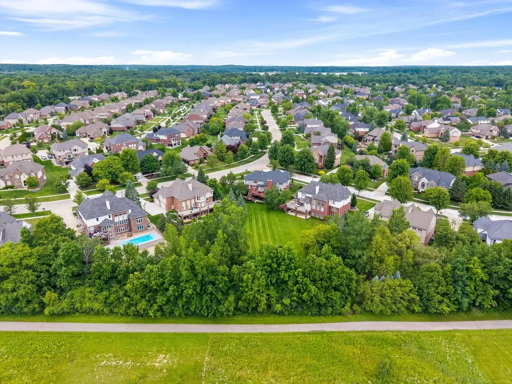 2250 Hawthorne Drive Shelby Charter Township MI 48316