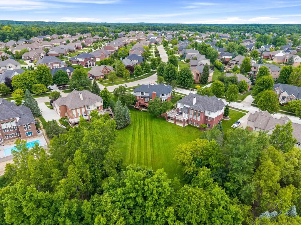 2250 Hawthorne Drive Shelby Charter Township MI 48316