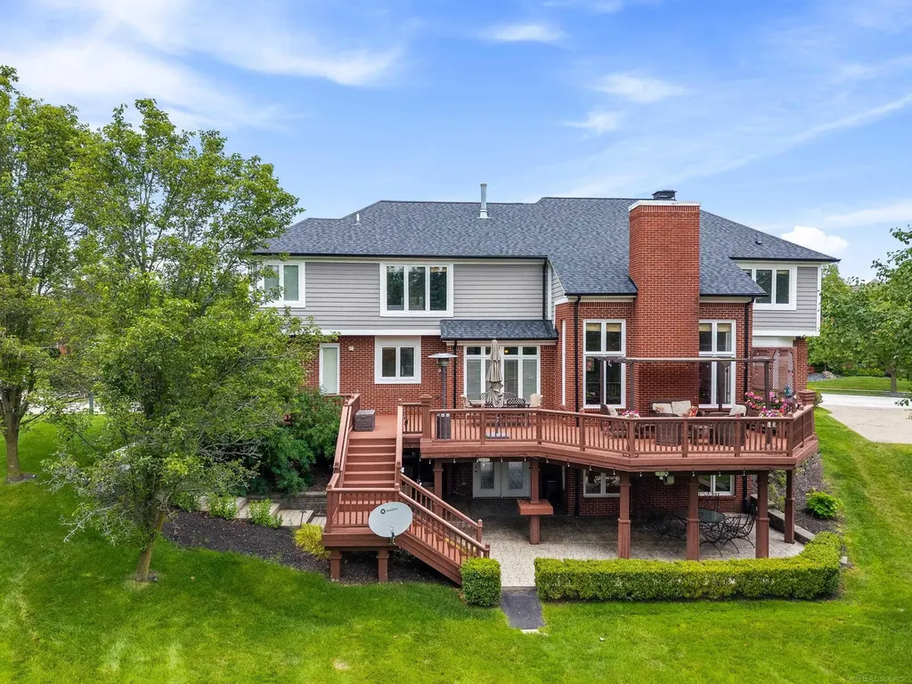 2250 Hawthorne Drive Shelby Charter Township MI 48316