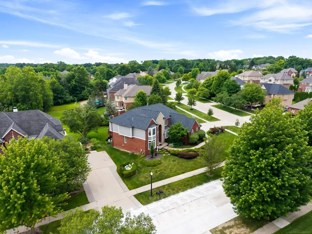 2250 Hawthorne Drive Shelby Charter Township MI 48316