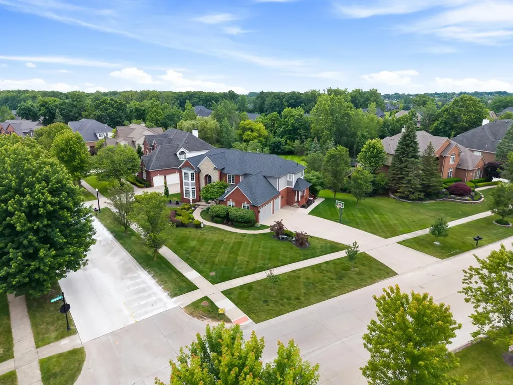 2250 Hawthorne Drive Shelby Charter Township MI 48316