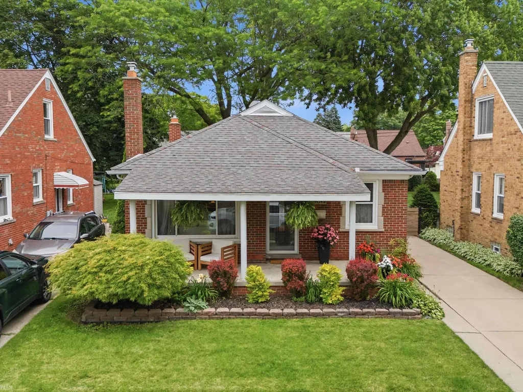 7829 Buckingham Avenue Allen Park City MI 48101