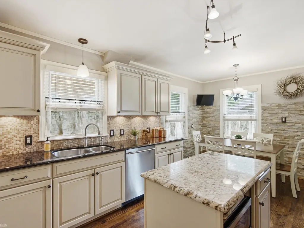 7829 Buckingham Avenue Allen Park City MI 48101