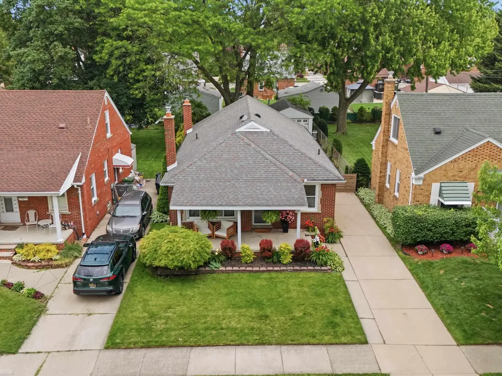 7829 Buckingham Avenue Allen Park City MI 48101