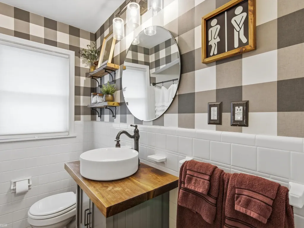 7829 Buckingham Avenue Allen Park City MI 48101