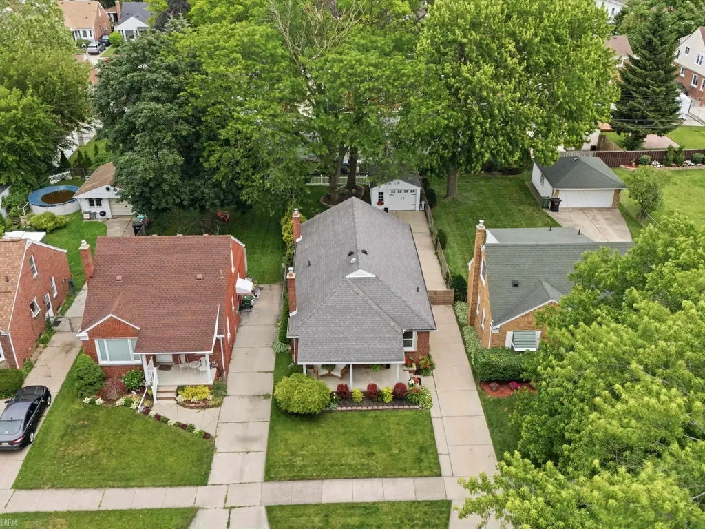 7829 Buckingham Avenue Allen Park City MI 48101