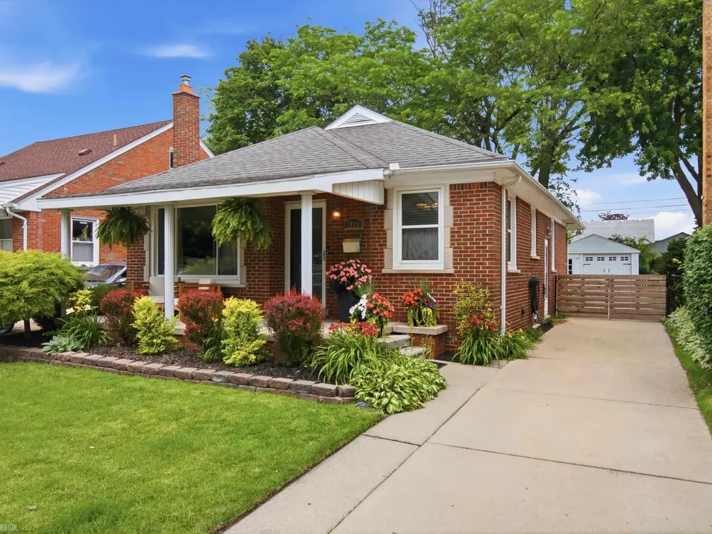 7829 Buckingham Avenue Allen Park City MI 48101