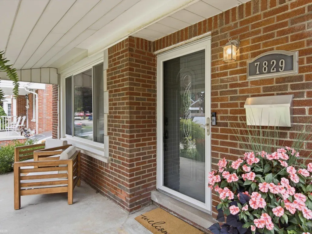 7829 Buckingham Avenue Allen Park City MI 48101