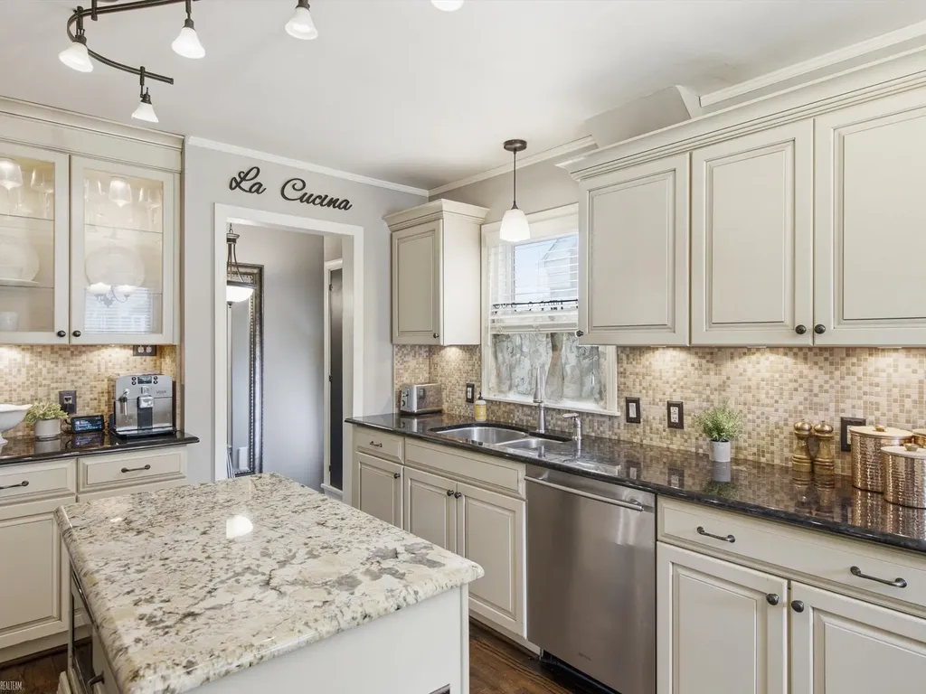 7829 Buckingham Avenue Allen Park City MI 48101
