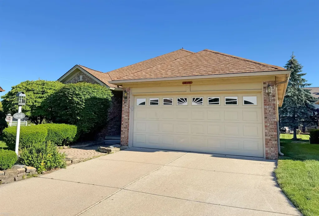 36491 Saddlebred Court Clinton Charter Township MI 48035