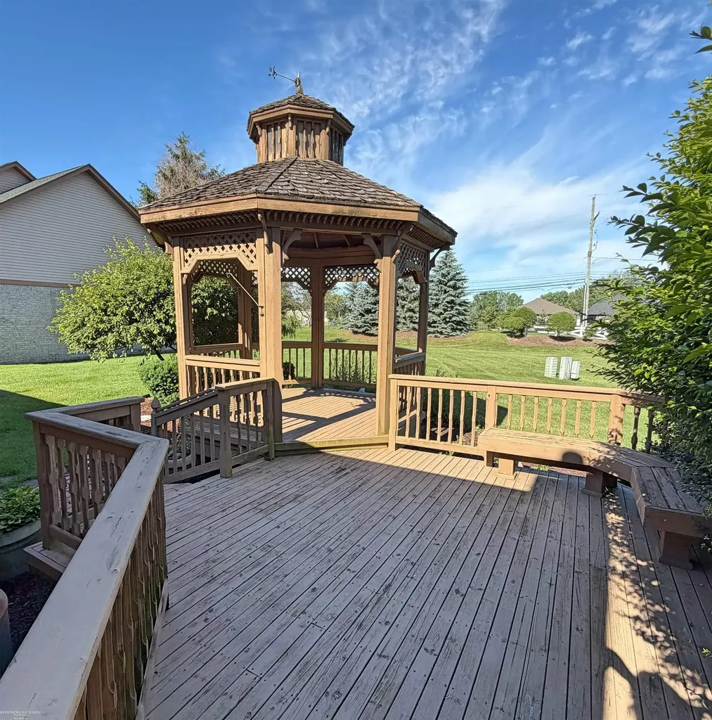 36491 Saddlebred Court Clinton Charter Township MI 48035