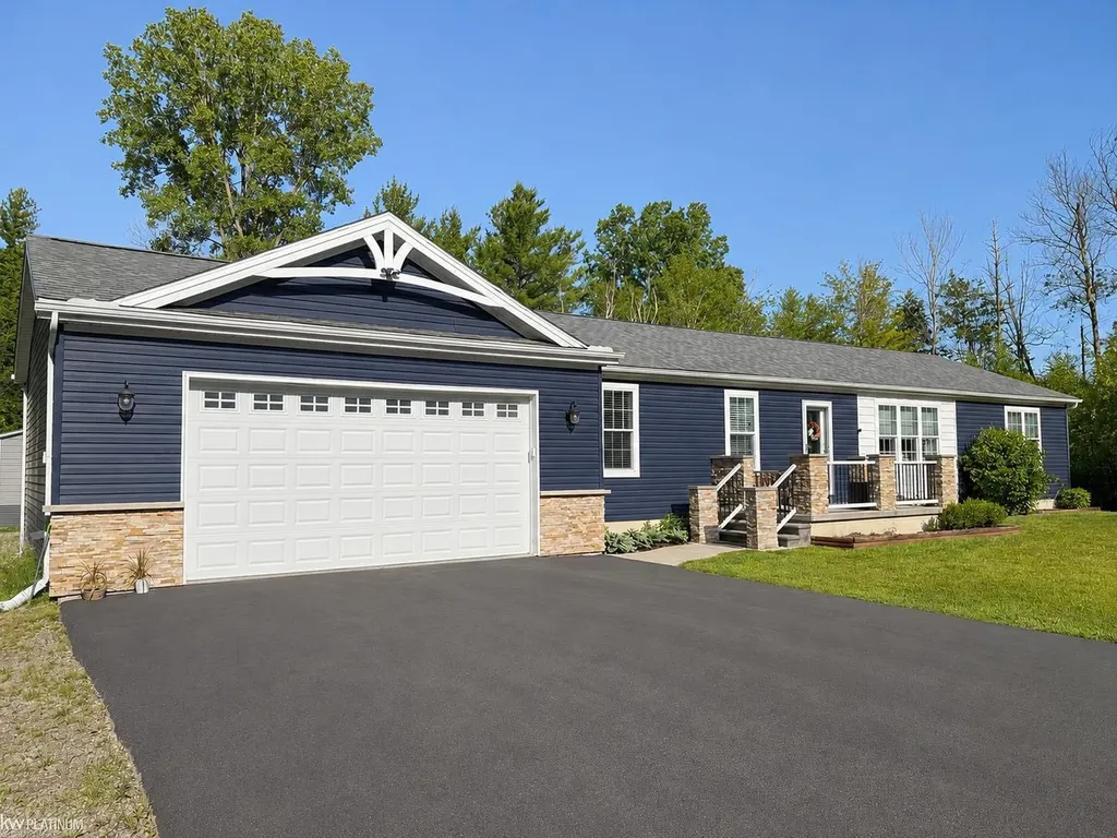 909 S Allen Road St. Clair City MI 48079