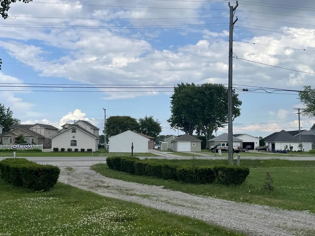 7938 River Road Cottrellville Township MI 48039